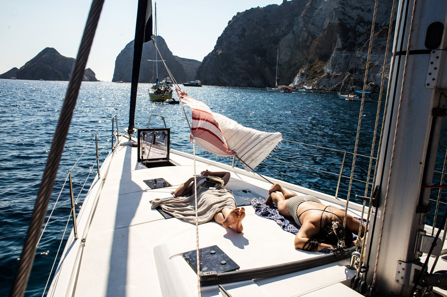 Sailing the Seas - Artiome™ - Book