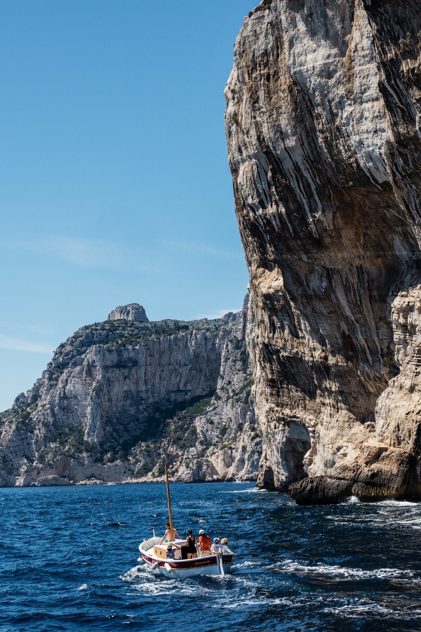 Sailing the Seas - Artiome™ - Book