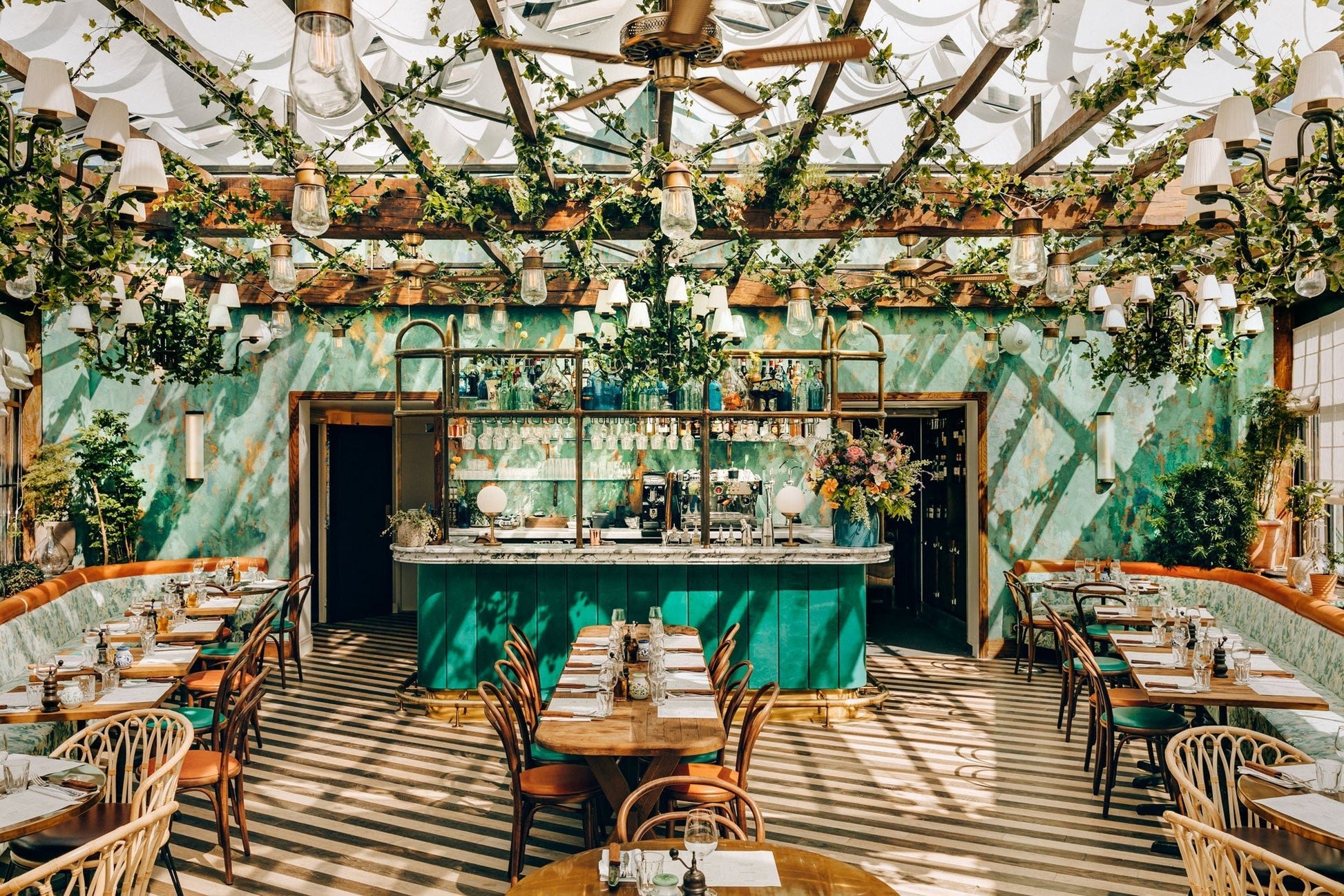 Delicious Places - Artiome™ - Book